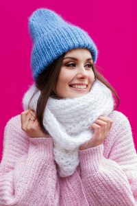 zimowa stylizacja ze swetrem